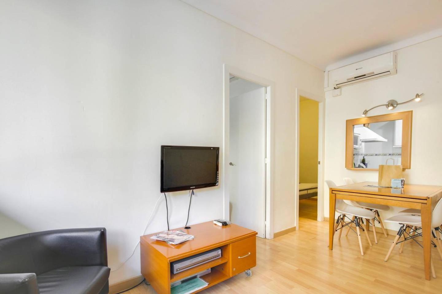 Cozy 2 Bedroom Next To Arc De Triomf 바르셀로나 외부 사진