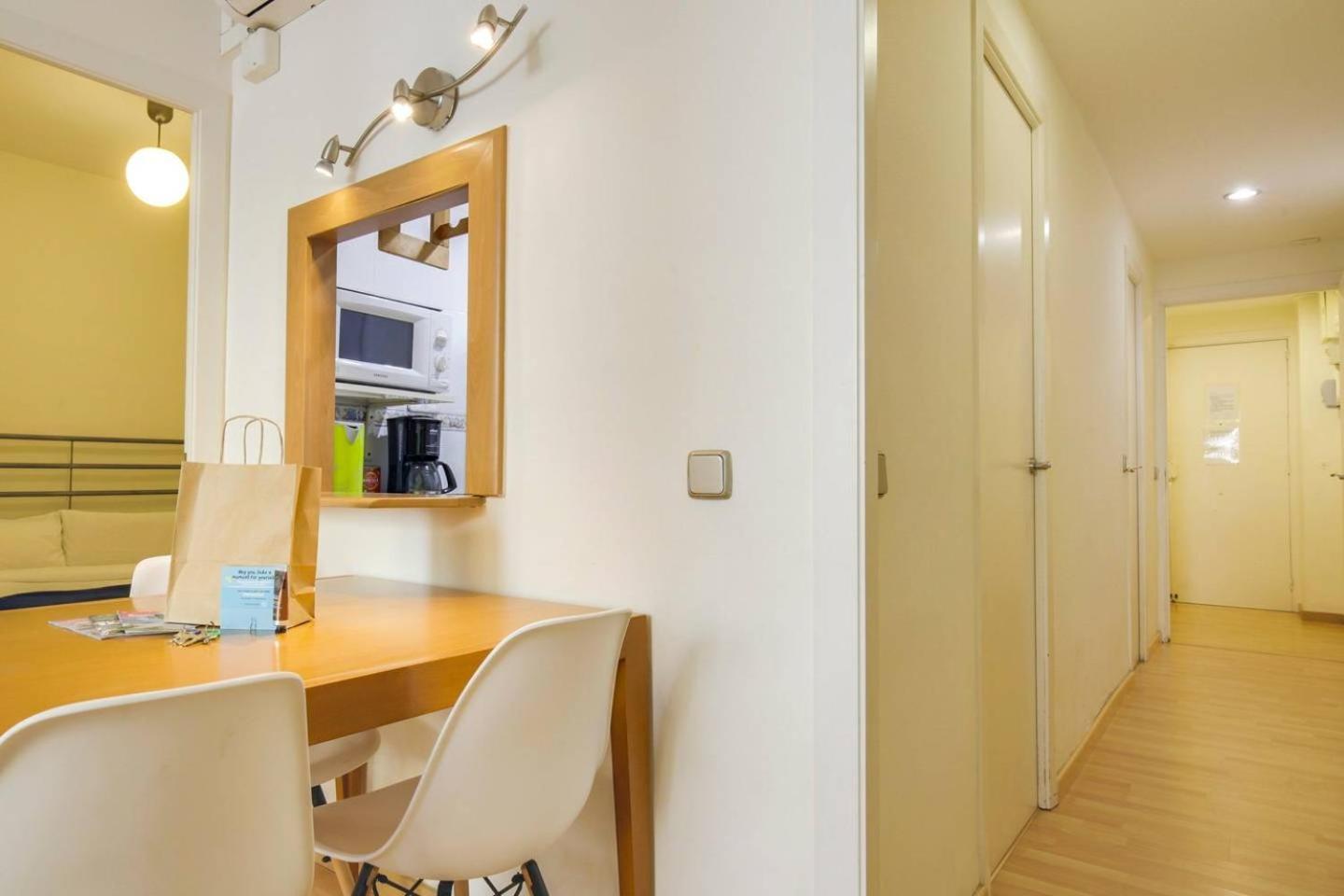 Cozy 2 Bedroom Next To Arc De Triomf 바르셀로나 외부 사진